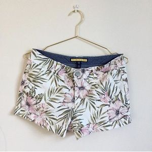 Jungle floral shorts